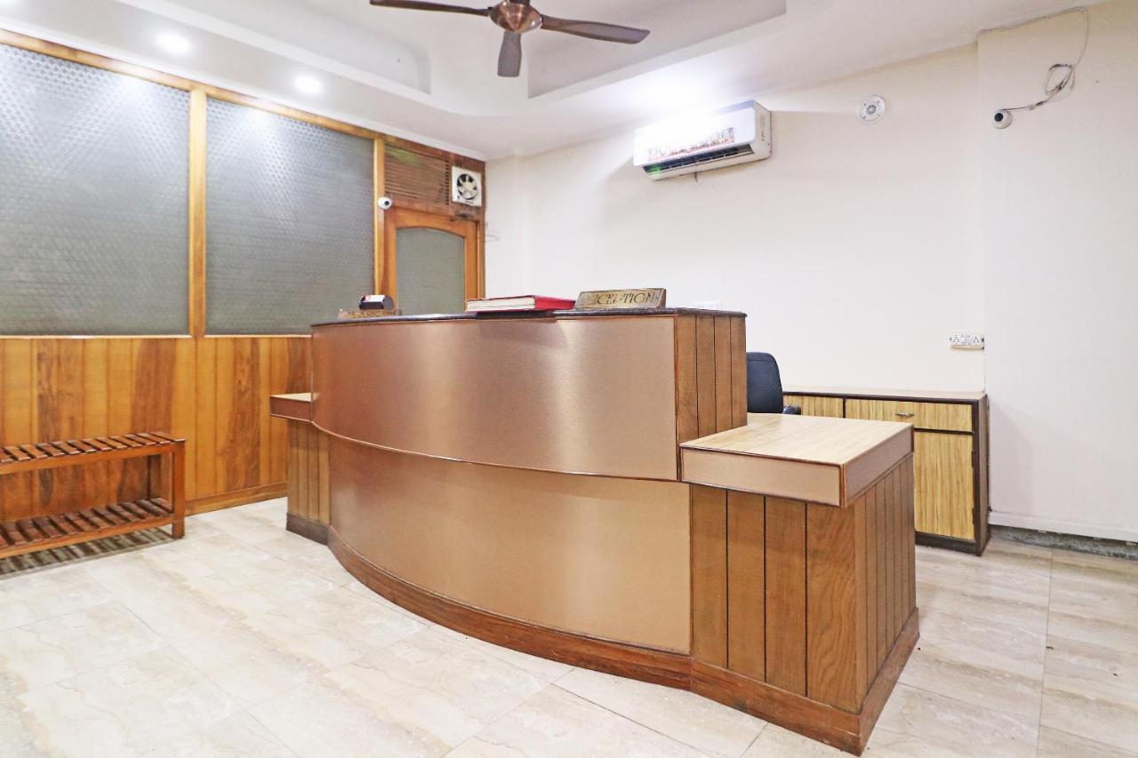 Hotel Westend Holiday Home 5 Mint From Nizamuddin Railway Station New Delhi Bagian luar foto