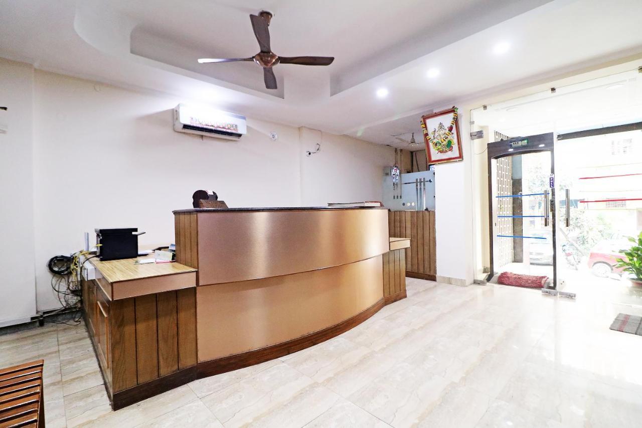 Hotel Westend Holiday Home 5 Mint From Nizamuddin Railway Station New Delhi Bagian luar foto