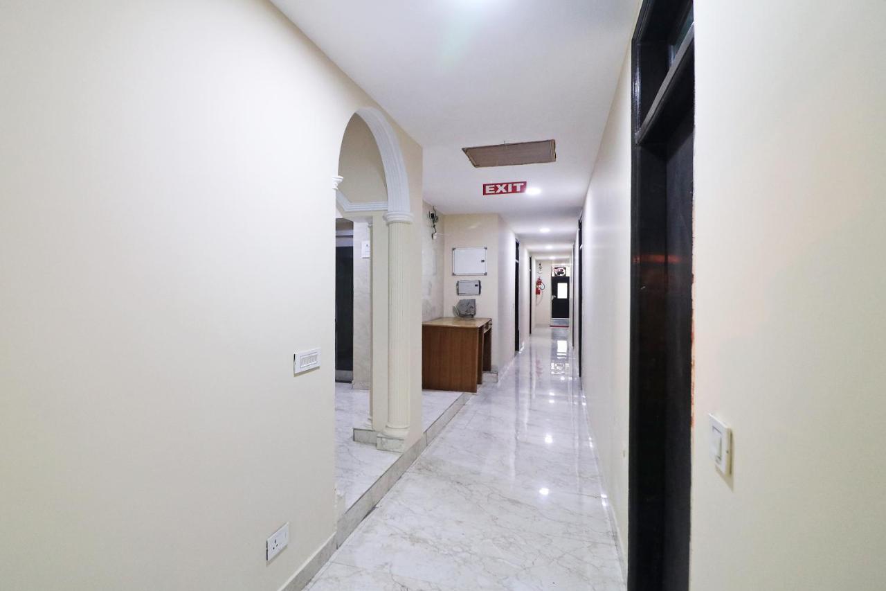 Hotel Westend Holiday Home 5 Mint From Nizamuddin Railway Station New Delhi Bagian luar foto