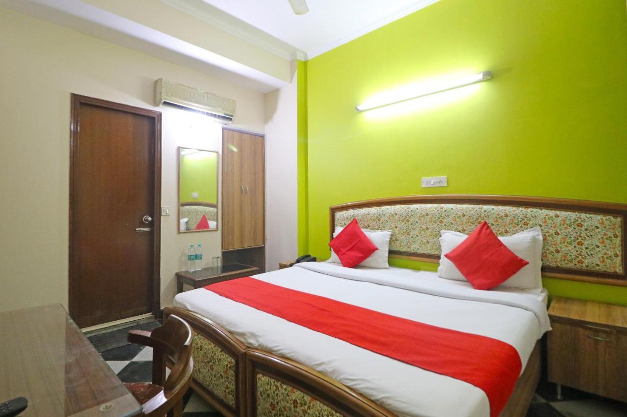 Hotel Westend Holiday Home 5 Mint From Nizamuddin Railway Station New Delhi Bagian luar foto