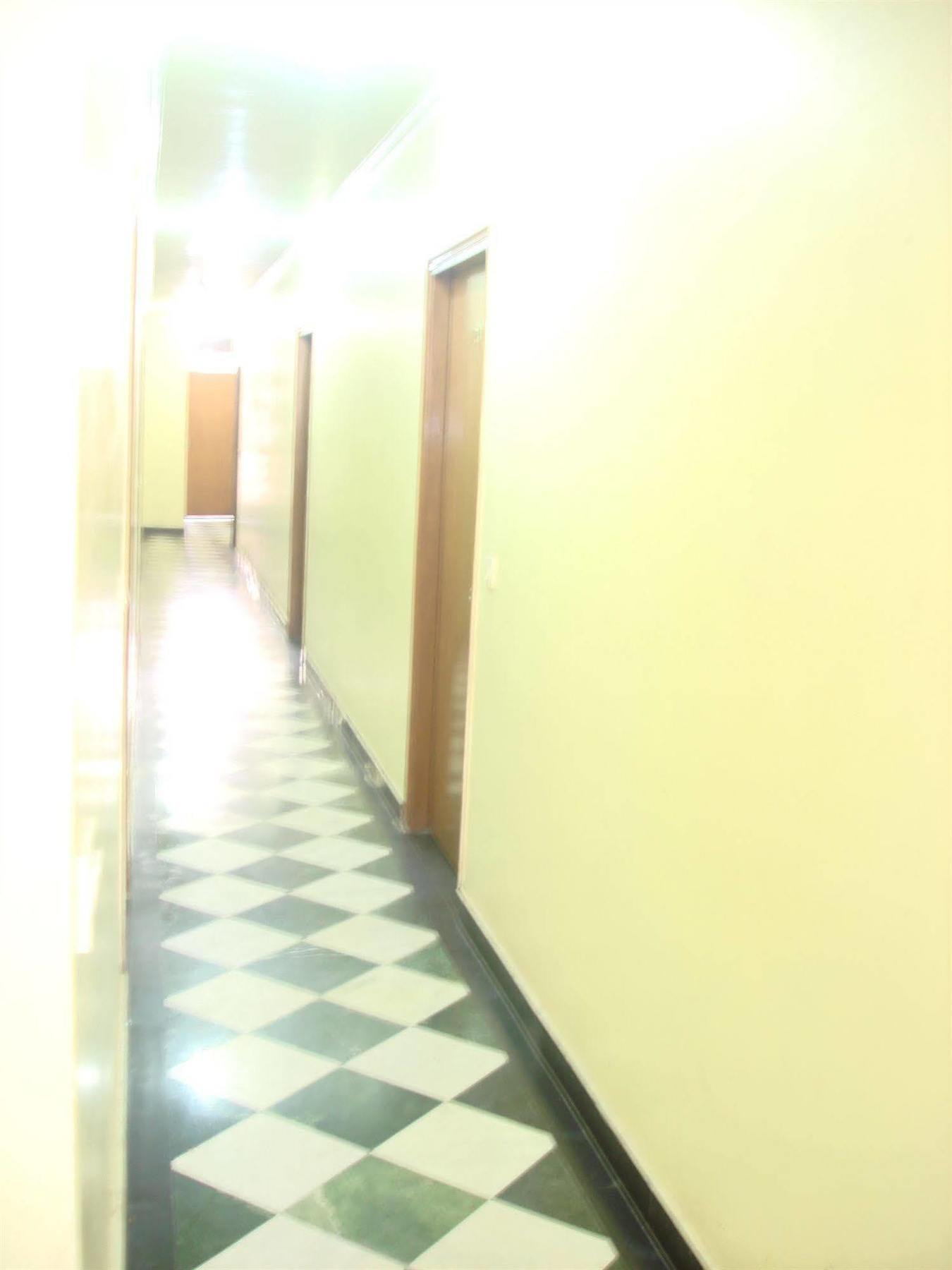 Hotel Westend Holiday Home 5 Mint From Nizamuddin Railway Station New Delhi Bagian luar foto